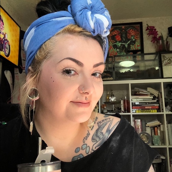 Meet your Posher, Kandice - Picture 5 of 5